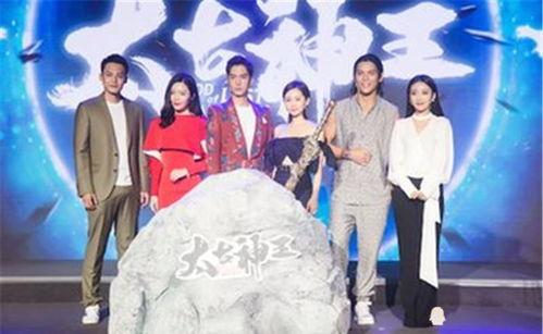 因为吃瓜她进娱乐圈,她因吃瓜意外踏入娱乐圈的奇幻旅程